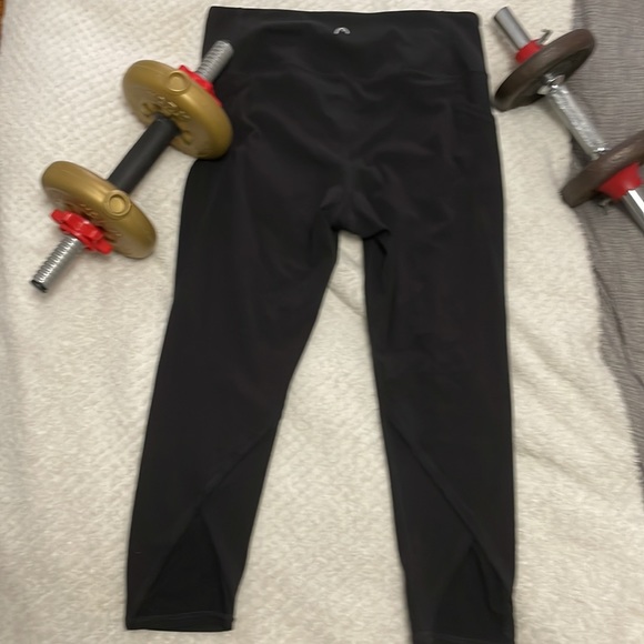 True to large size, capris, mesh on back of legs, black, worn once. - Picture 4 of 4